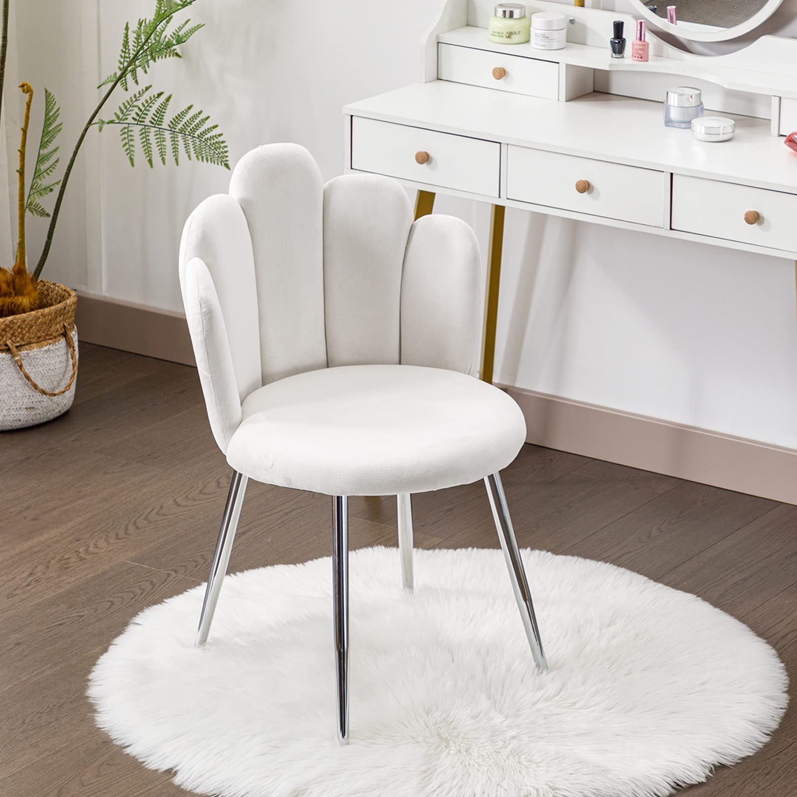 Bowthy Seashell Vanity Chair