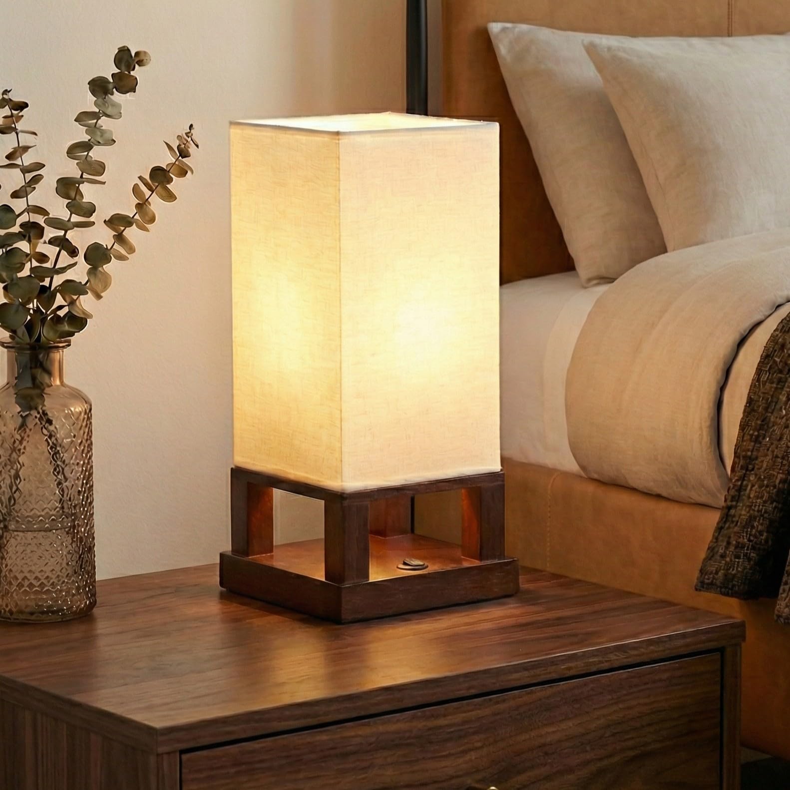 Brightech Maxwell USB Table Lamp