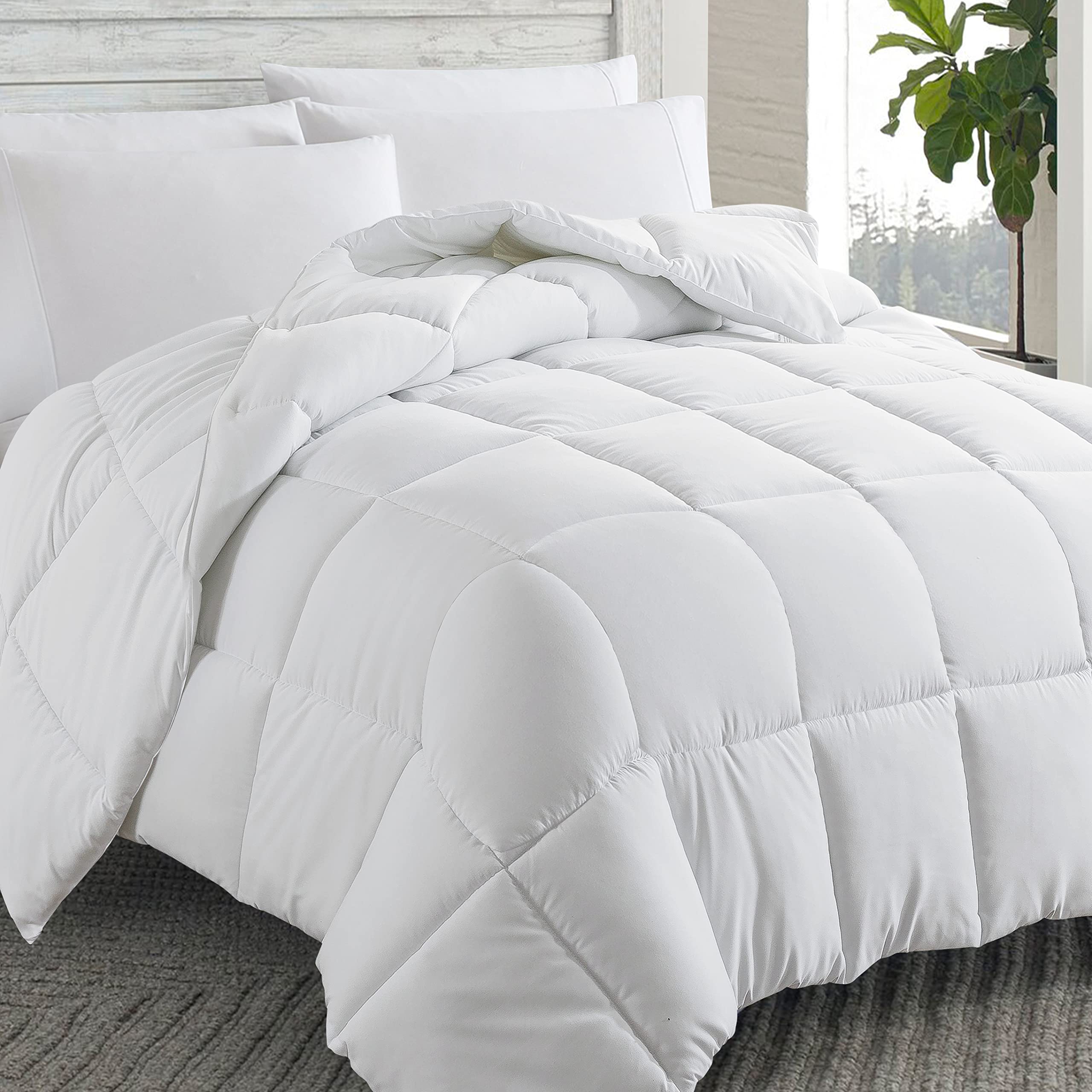 Cosybay Lightweight Down Alternative Comforter (King)
