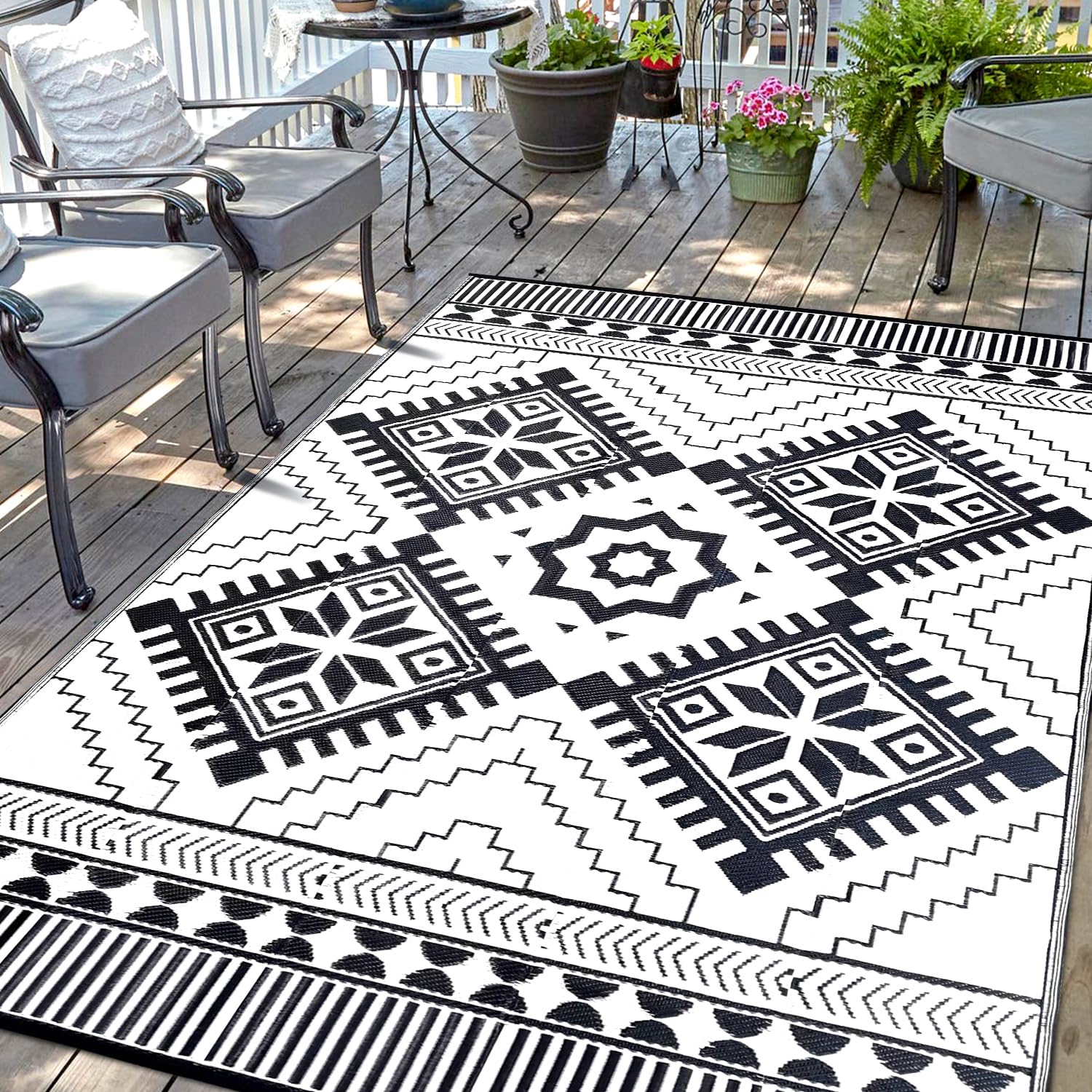 Boho Reversible Plastic Straw Outdoor Rug