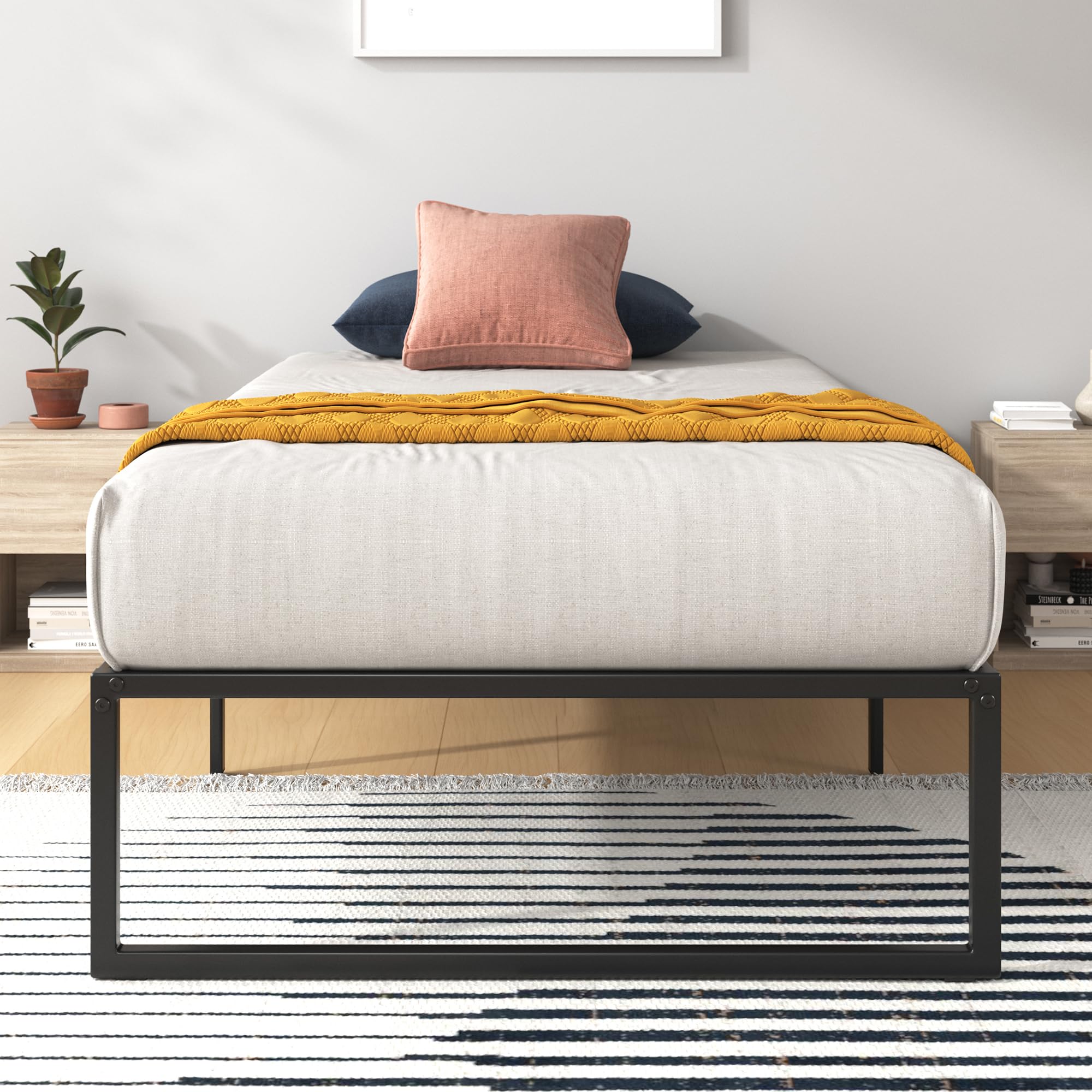 Zinus Lorelei Metal Platform Bed