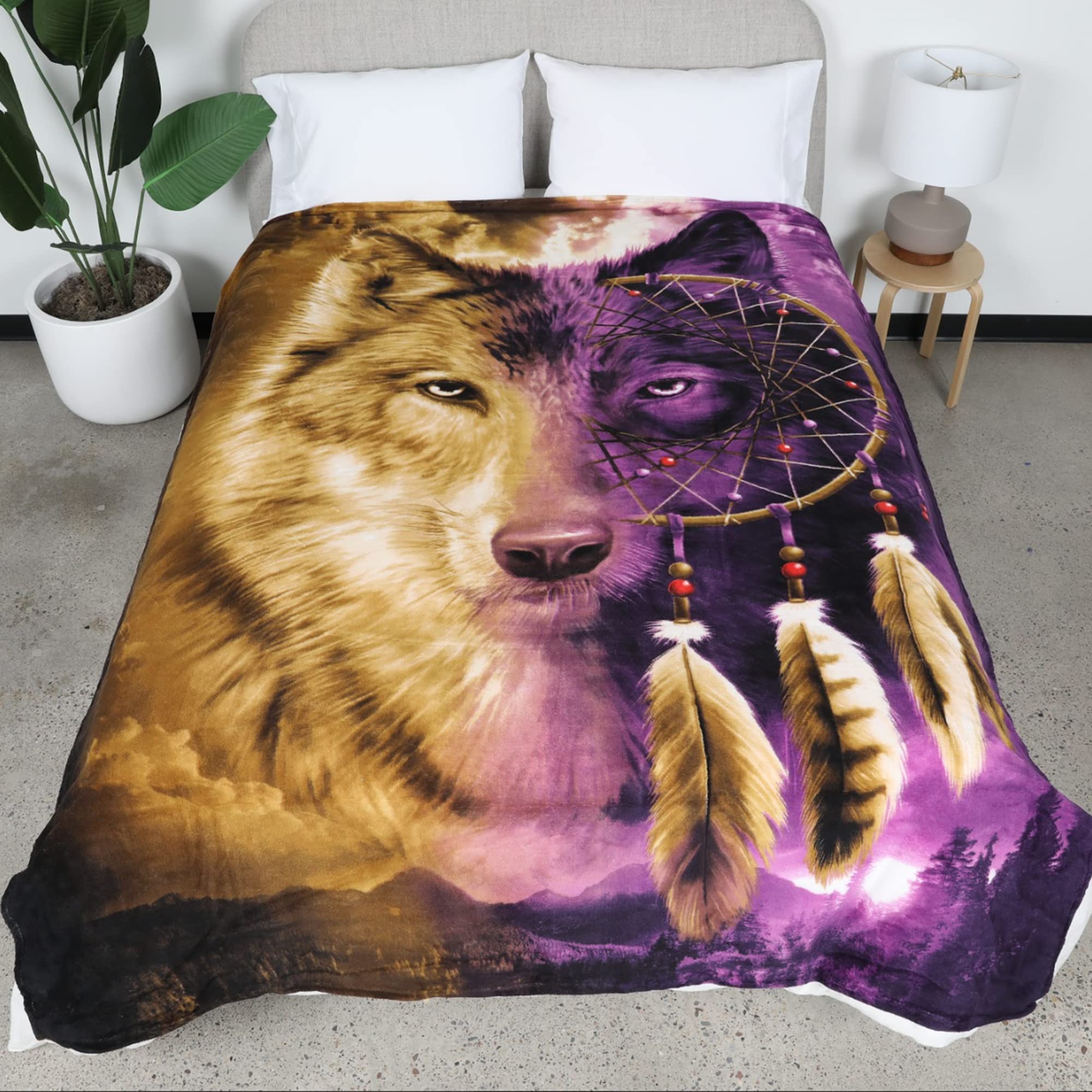 Dawhud Direct Wolf Dreamcatcher Fleece Throw