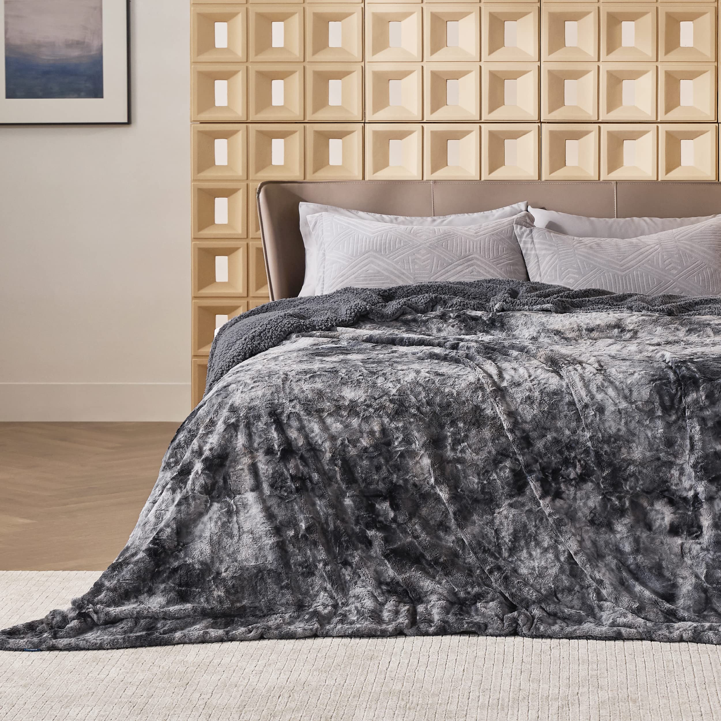 Bedsure Faux Fur Sherpa Blanket (King)
